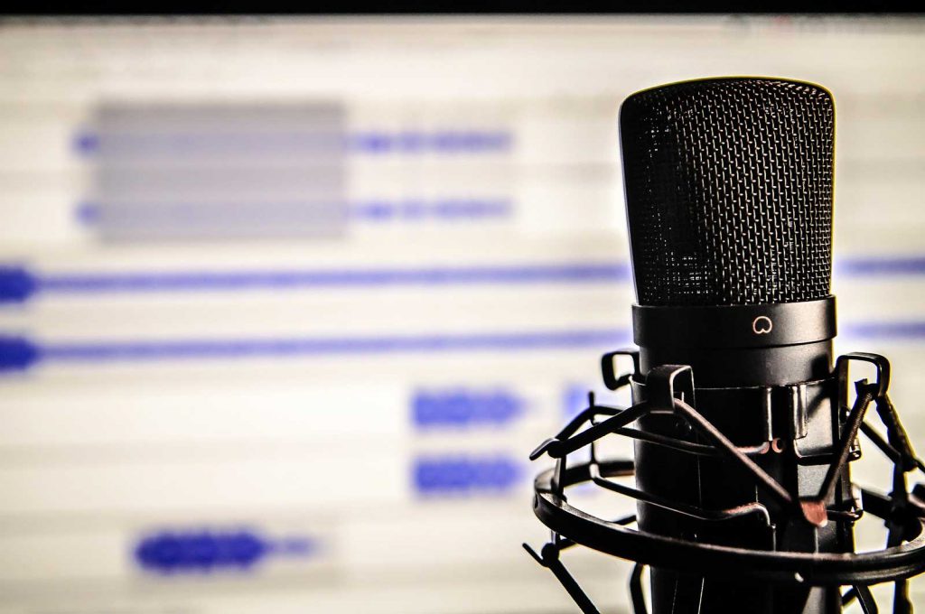 Microphone professional untuk podcast